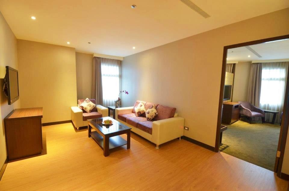 Hotel Formosa Thị trấn Thảo Đồn Ngoại thất bức ảnh